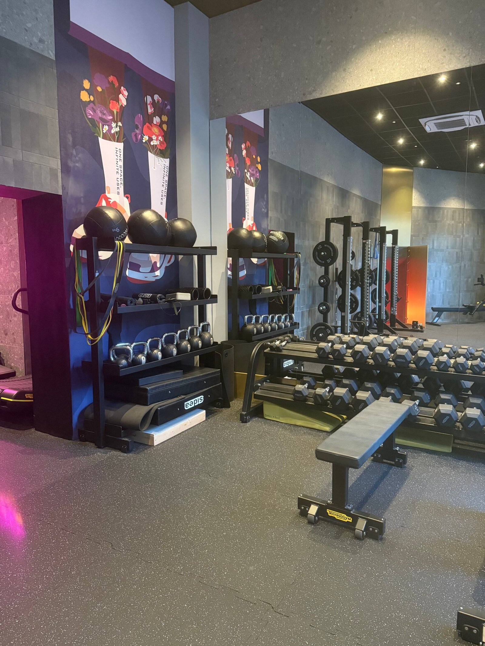 De Angeli, Via Parmigianino 10