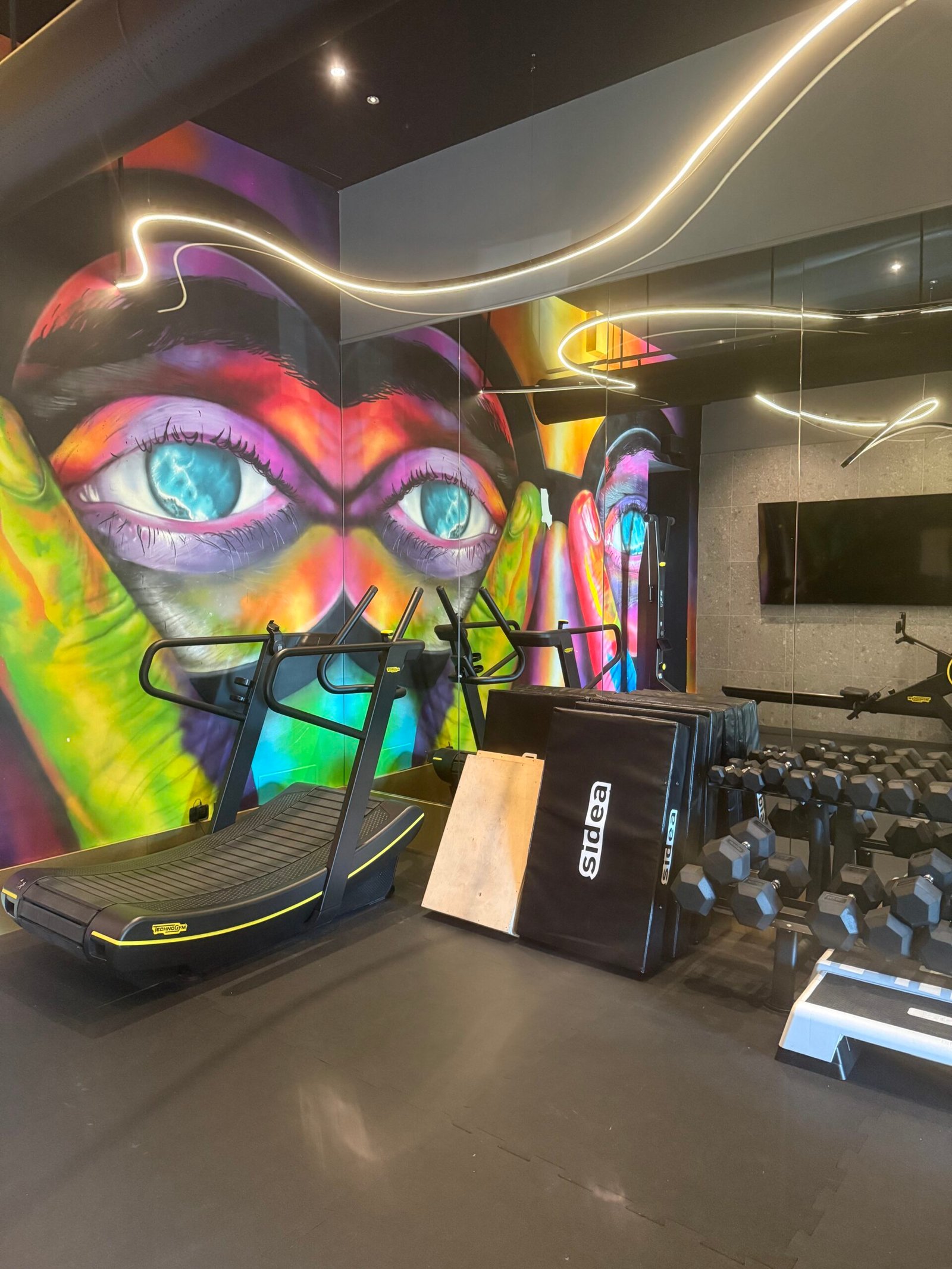 Isola, Via Guglielmo Pepe 36